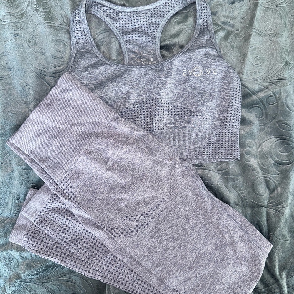 Evolve work out set